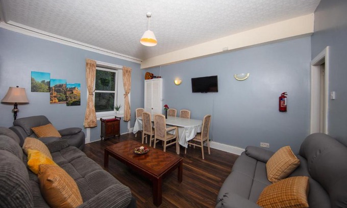 Tollcross Appartement | Super Central 4bedroom Apartment at the Meadows