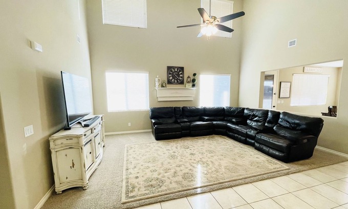 Villages At Queen Creek Maison | Super Clean & HUGE 5 Bedrooms