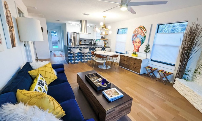 St. Johns Maison | Super Cute and Fully renovated 2 bedroom Home, 8 mins to downtown