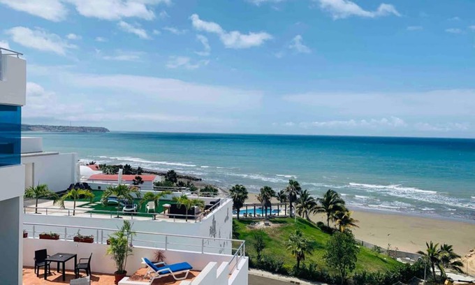 Manta Appartement | Super Duplex al mar con acceso a la playa - Club Privado en Manta