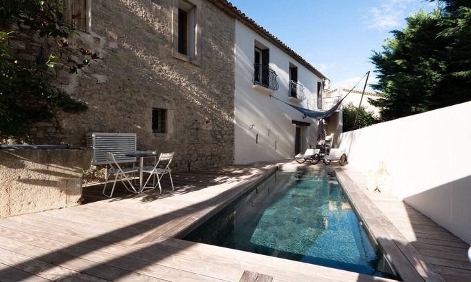 Saint-Bauzille-de-Montmel Maison | Superbe Villa avec Piscine et Jardin