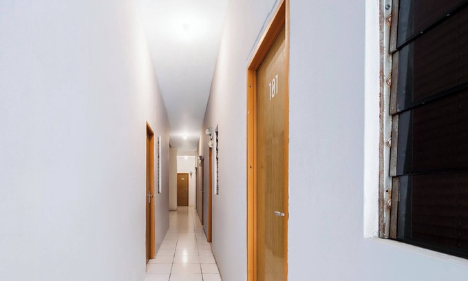 Tanjung Duren Utara Hôtel | Super OYO 160 Lontar Residence