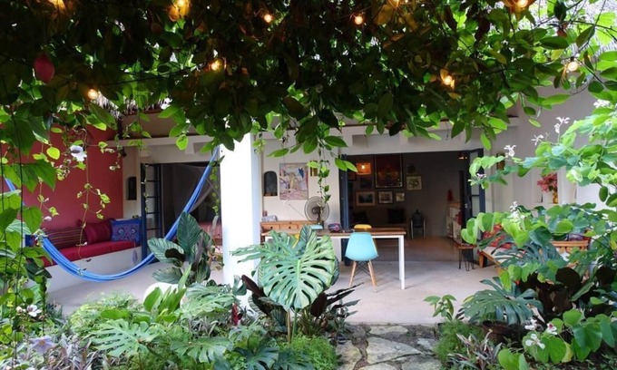 Lo de Marcos Maison | Super sweet & stylish 2-bedroom with record player and lots of outdoor space