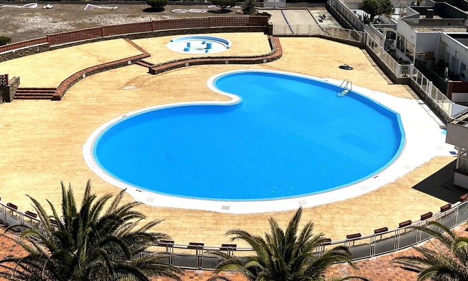 Saint-Hippolyte Appartement | Super t 3 vue mer Piscine Clim Wifi Parking