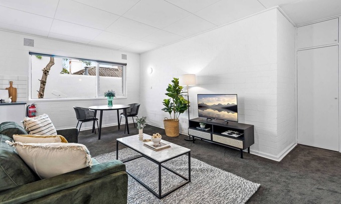 Parkville Appartement | Superb 1-Bed Unit with A Generous Balcony