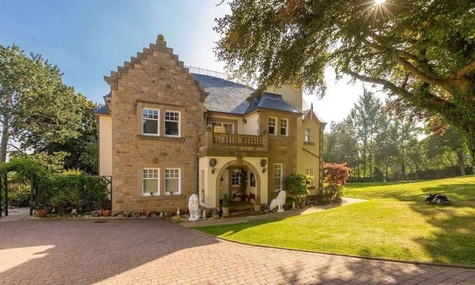 Musselburgh Maison | Superb 5 bedroom Mansion 20mins from City Centre..