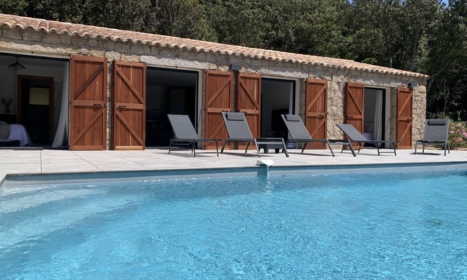 Figari Villa | SUPERBE VILLA EN PIERRES CORSES BELLE PISCINE JARDIN PAISIBLE TARIF EXTRA