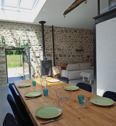 Saint-Sulpice-le-Gueretois Maison | Superbe grange rénovée