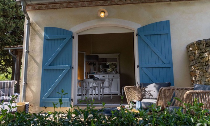 Raissac-sur-Lampy Maison | Superbe maison de vacances pour 2 avec vue imprenable et accès piscine