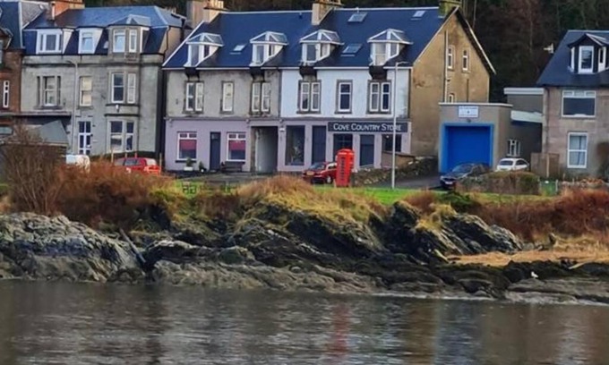 Kilcreggan Appartement | Superb Loch Side Apartment with Sea & Sunset Views