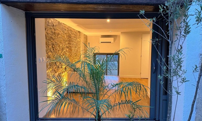 Balaruc-le-Vieux Appartement | Superbe studio Rénové dans maison médiévale avec terrasse et vue lagune de Thau