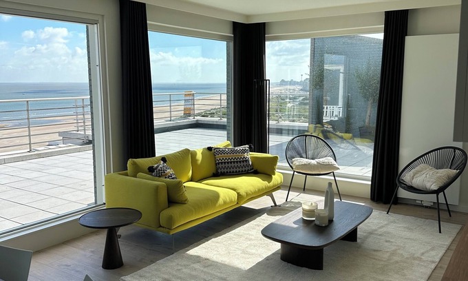 Heist Appartement | Superb seafront penthouse 90 M2 and 90 M2 terrace 2 garages <2 bedrooms 2 bathrooms