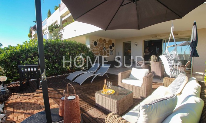 La Croix des Gardes Appartement | Superbe terrasse avec vue mer pour vos vacances à Cannes!
