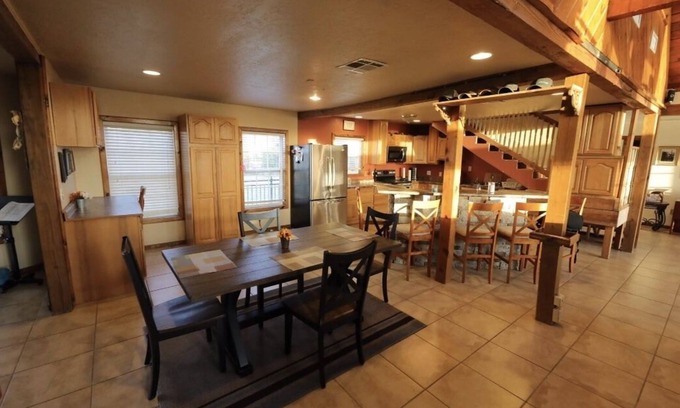 Comanche County Cabine | Superb view Lake Ellsworth! Log cabin in the country.