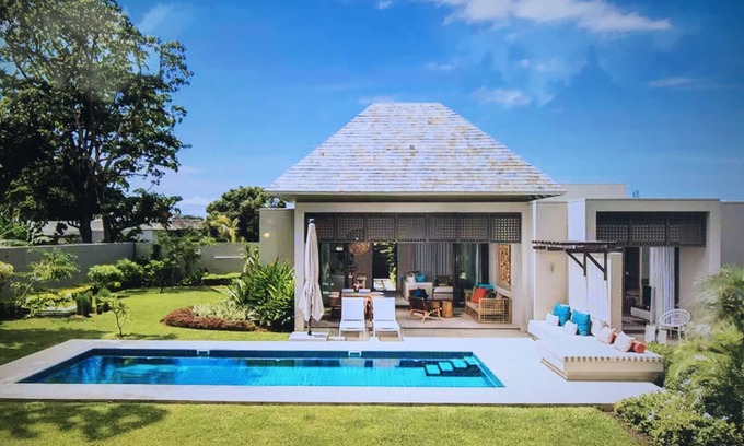 Grand River South East Villa | Superbe villa avec piscine sur le golf d'Anahita face à la célèbre île aux cerfs