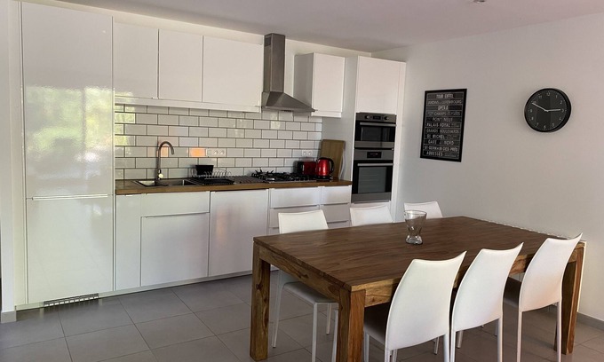 Clara Appartement | Superbe Appartement "les Glycines"