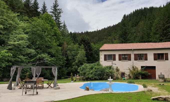 Egliseneuve-des-Liards Appartement | Superbe appartement dans un cadre unique au coeur de la forêt de Livradois Auvergne