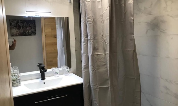 Saint-Andre Appartement | Superbe logement avec piscine chauffée et Jacuzzi