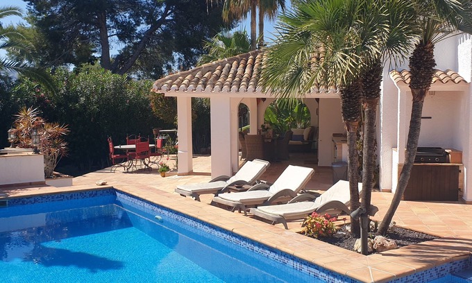 Arnella Villa | Luxury Villa 4 Mins Walk to Moraira Center , Pla de Mar