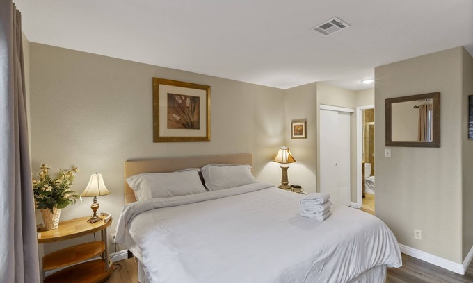 Spring Valley Appartement | Superhost 5 Star ⭐ Service Spacious 2 Bedrooms