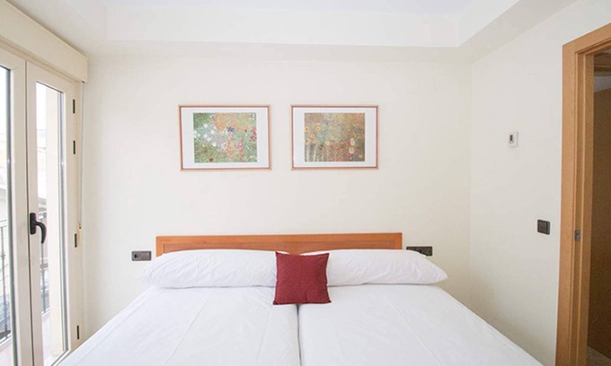 Trinitat Appartement | Superior 2 Bedroom apartment with balcony. VIV 21