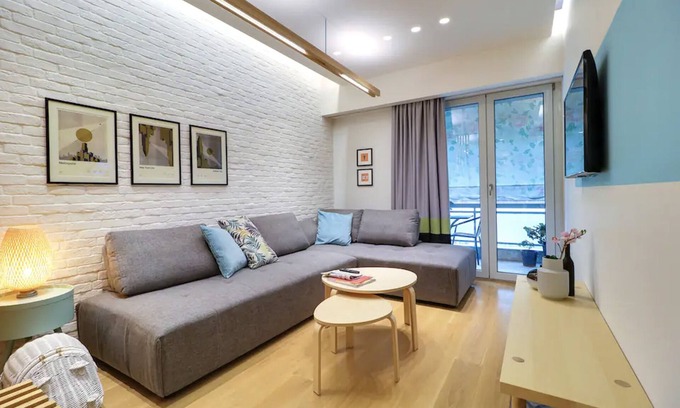 Mousio Maison | Superior Central Apt 3min to Metro AC Netflix iMac