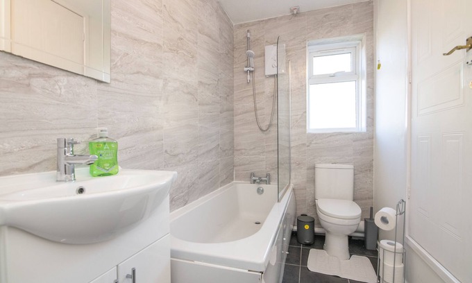 Tipton Maison | Maison-Supérieure-Salle de bain privée séparée-Vue sur le canal-53 Leveson Drive