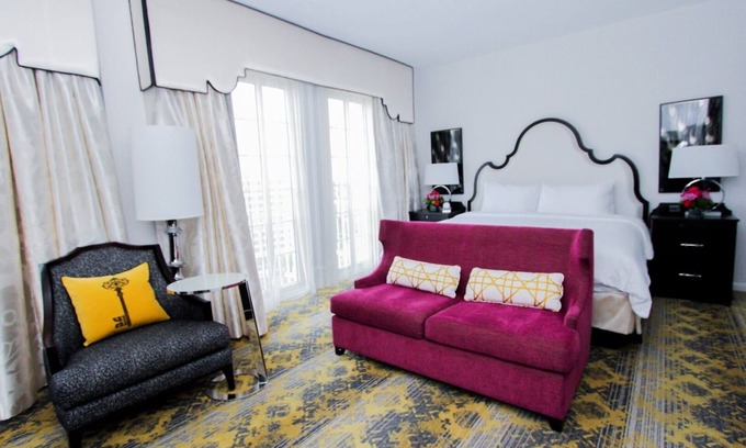 Kalorama Heights Hôtel | Superior Junior Suite King, Onsite Bar, Easy Metro Access
