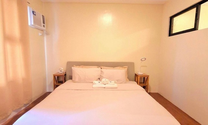 Malate Appartement | Superior King 1BR 1BA w/Balcony, Bayview, Pool, Netflix