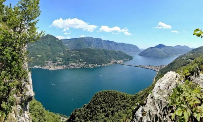 Lugano Maison | Superior King Room in the spacious sharing flat a walk to lake/city centre and University