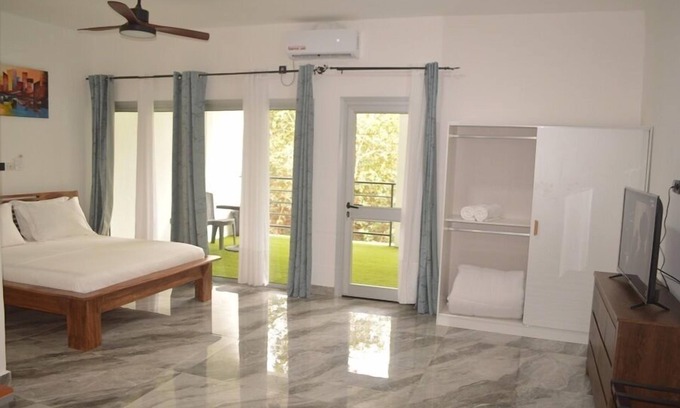 Kribi Hôtel | Chambre Supérieure Premium Balcon BB Incl