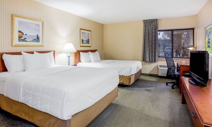 La Crosse Hôtel | Superior Queen Room With Two Queen Beds Non-Smoking