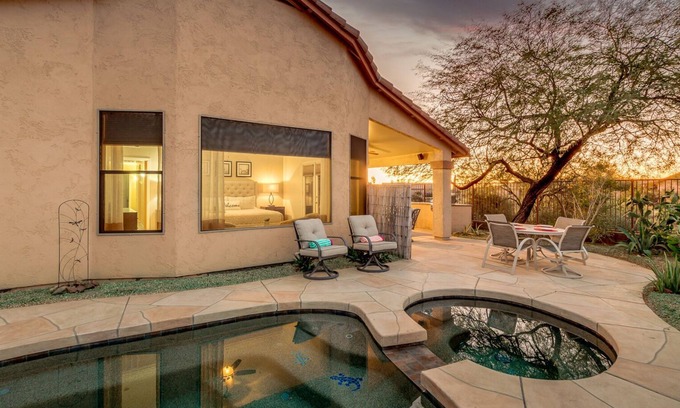 Gold Canyon Maison | Vues épiques de superstition avec Casita privée, piscine chauffée et spa!