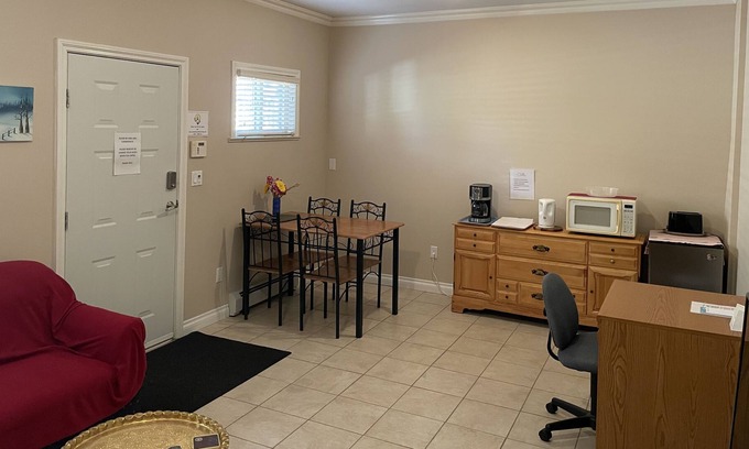 Delta Lit Et Petit-Déjeuner | SuperSuite! 2 BR, Free Parking & Great Location