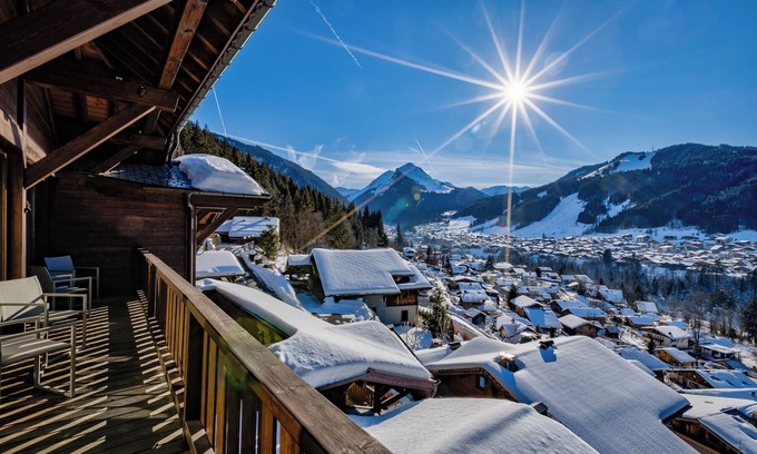 Montriond Chalet De Ski | Supreme Alpine Chalet sleeping 12-15 with indoor pool, sauna, hammam, solarium, hot tub, and gym