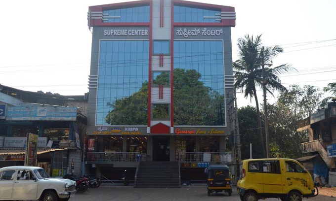 Ujire Cabine | SUPREME LODGe