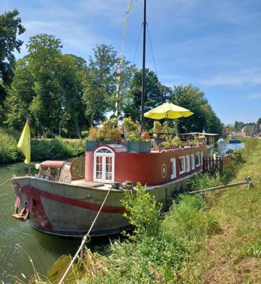 Pont-Remy Location De Bateaux | Sur la Somme à bord de la péniche Arche de Noé