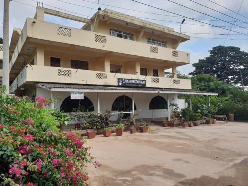 Malindi Maison | Surahi Restaurant & Guest House