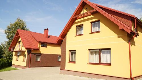Aukstadvaris Maison | Suraučių Svečių Namai