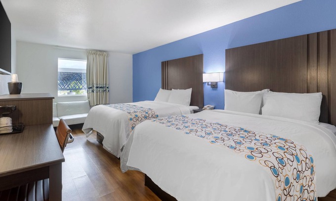 Niagara Falls Hôtel | SureStay Plus Hotel by Best Western Niagara Falls East
