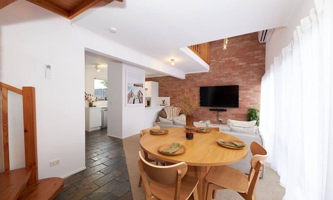 Torquay Maison | Surf Coast Shack - Close to surf shops!