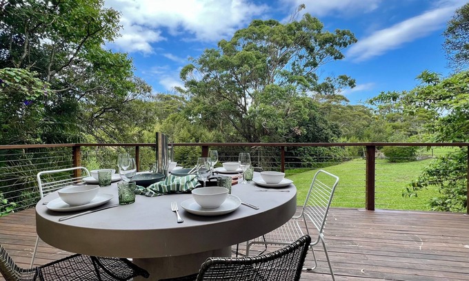Nambucca Heads Maison | Surfers shack - peaceful & minutes walk to the beach in stunning Nambucca