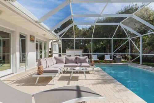 Melbourne Beach Maison | Surfs Up - Retreat At The Beach With Heated Pool