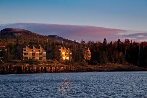 Tofte Maison | Surfside on Lake Superior