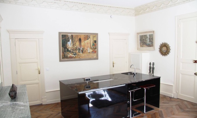 Bagneres-de-Luchon Appartement | Surprenant apt T2 42m² / 4 pers / 1 ch / cuis équipée / salon / PISCINE CHAUFFEE
