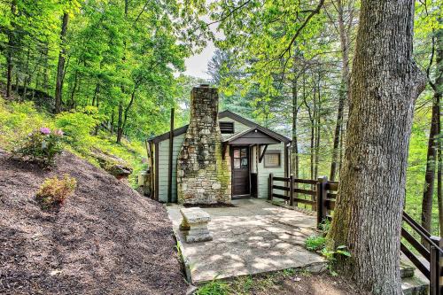 Ligonier Maison | Surrender to Tranquility - Feather Ledge Cliffwood Colony