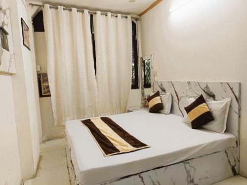 Jangpura Maison | SURYA INN - 05 Minutes Walk Nizamuddin Railway Station
