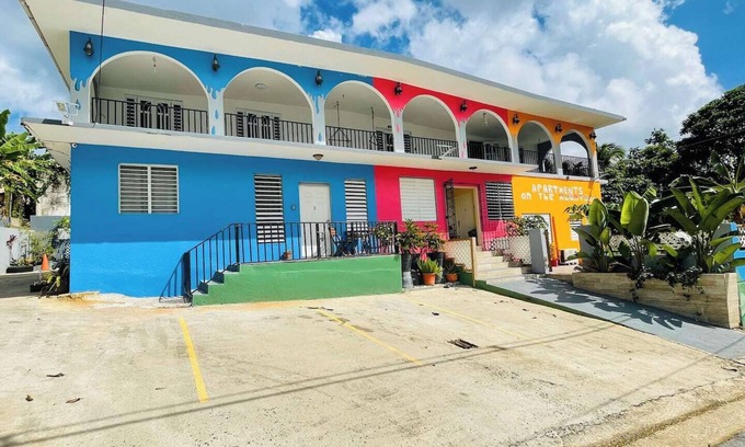 Ceiba Appartement | Sustainable Escape: Solar-Powered Gem Steps from Culebra Ferry & Bio Bay.
