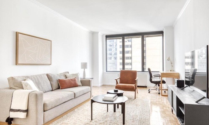Sutton Place Appartement | Sutton Place 2BR w Gym Pool nr Rockefeller NYC-516