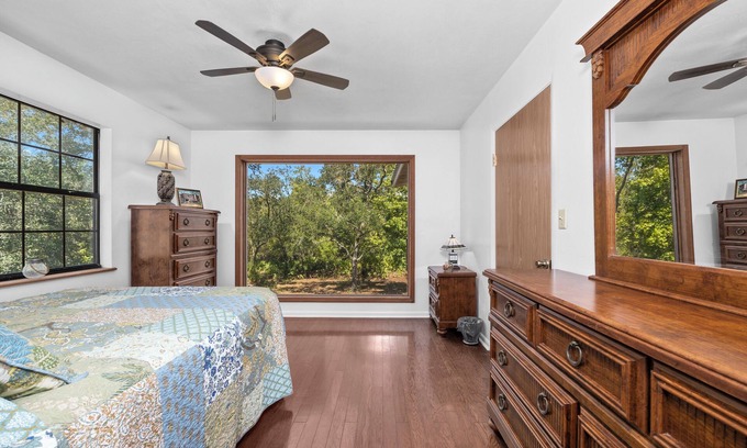 White Springs Cabine | Suwannee Comfort, Private Cozy Cabin on the Suwannee River